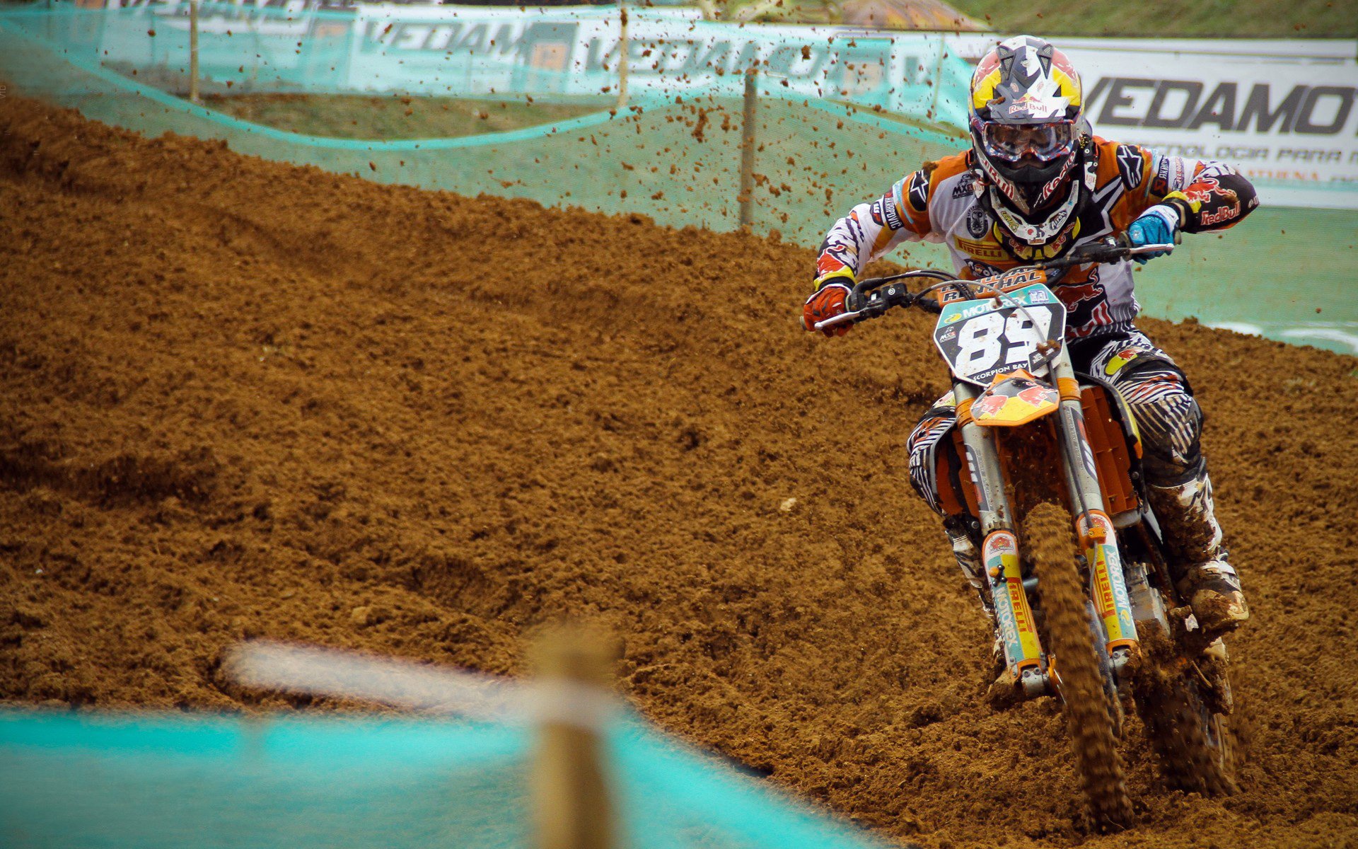 两大豪门争抢19岁天才，转会市场疯了